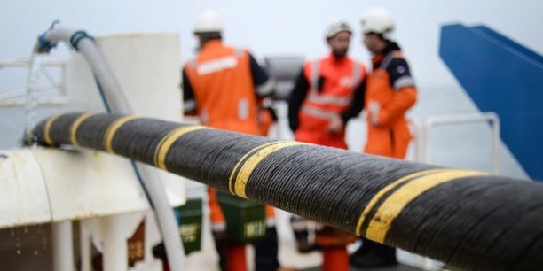 Submarine cable in a boat
